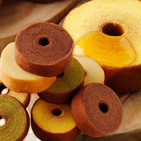 訳ありしっとり ミニクーヘン8個 中身は工場長のおまかせで400g以上